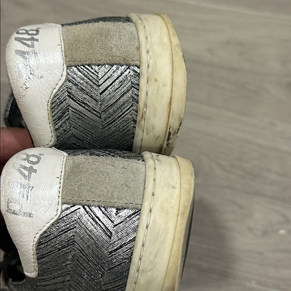 P448‎ Gray Patterned Sneakers Size 38 - Picture 3 of 8
